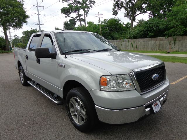 Ford F150 SL Short Bed 2WD Pickup Truck