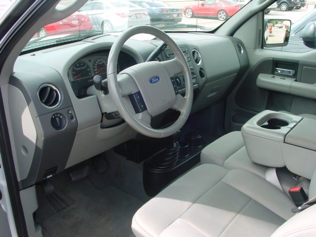 Ford F150 XL 2WD Reg Cab Pickup Truck