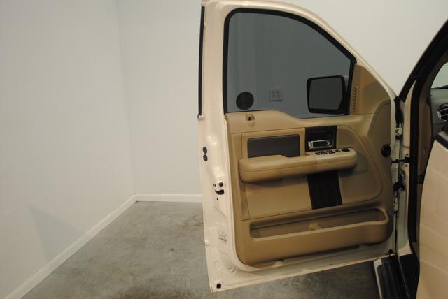 Ford F150 2WD 1/2 Ton Pickup Truck