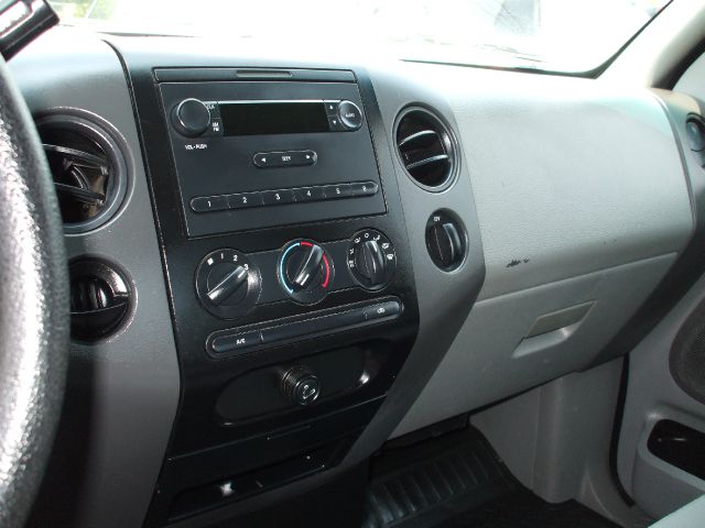 Ford F150 SLE 1500 Z71 Pickup Truck