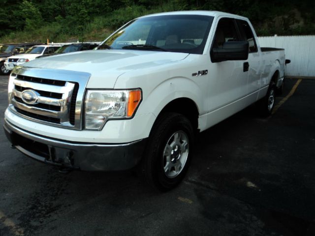 Ford F150 LX V6 Coupe Pickup Truck
