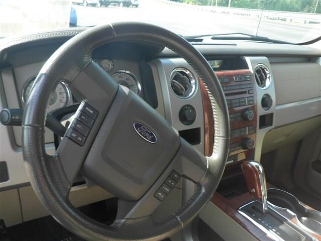 Ford F150 SL CREW 4X4 Pickup Truck