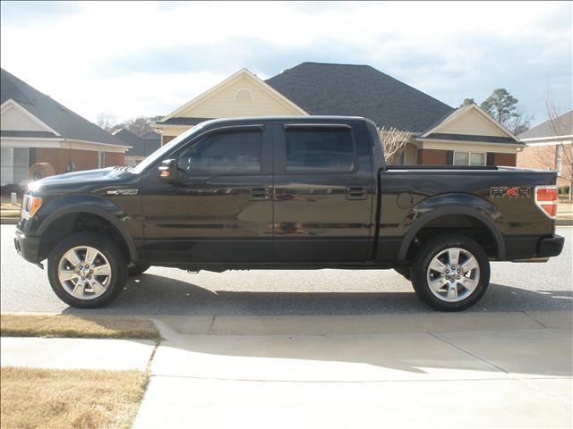 Ford F150 EXT CAB 4WD 143.5wb Crew Cab Pickup