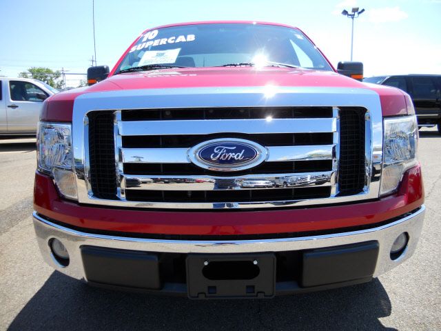 Ford F150 2010 photo 2