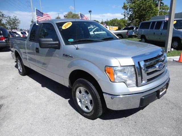 Ford F150 2010 photo 2