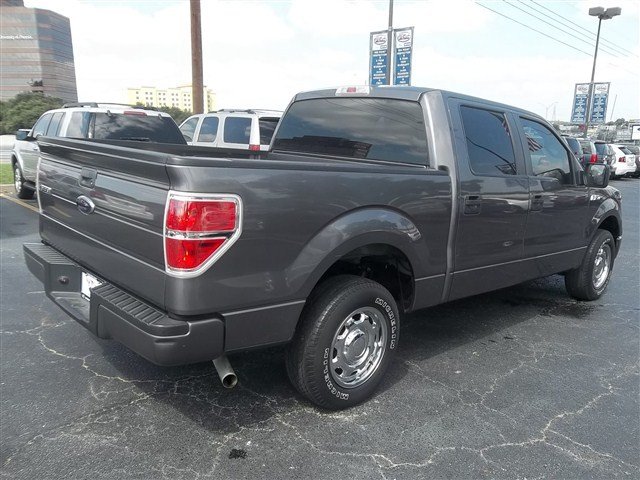 Ford F150 2010 photo 2