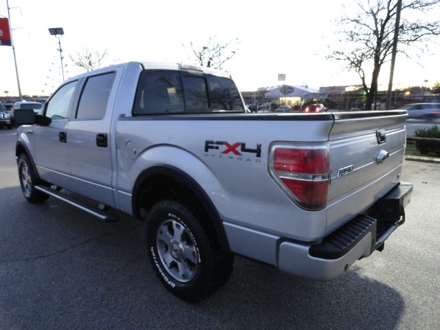 Ford F150 4WD SLE 5.3L Pickup Truck