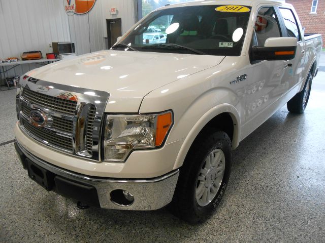Ford F150 LT Z-71 Crew Cab 4x4 Pickup Truck