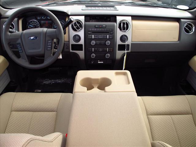 Ford F150 WGN XRS 6-spd Manual (natl) Pickup