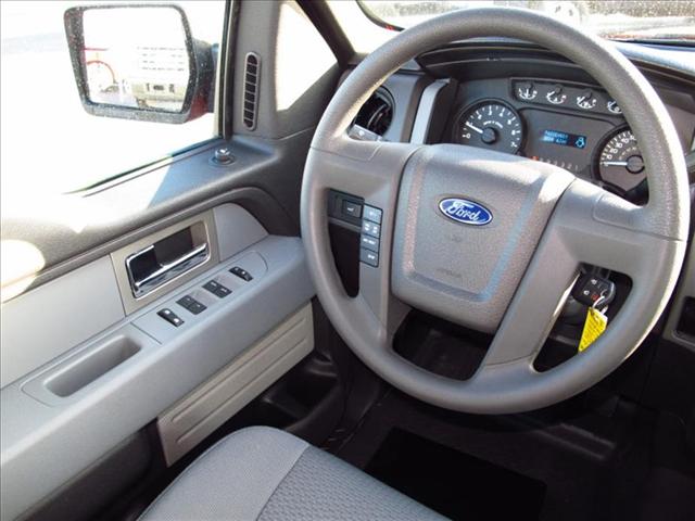 Ford F150 SE ONE Owner Clean Carfax Van Pickup