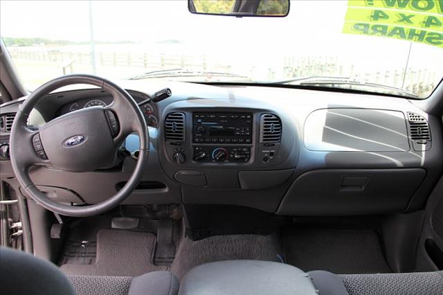 Ford F150 Heritage 2004 photo 1