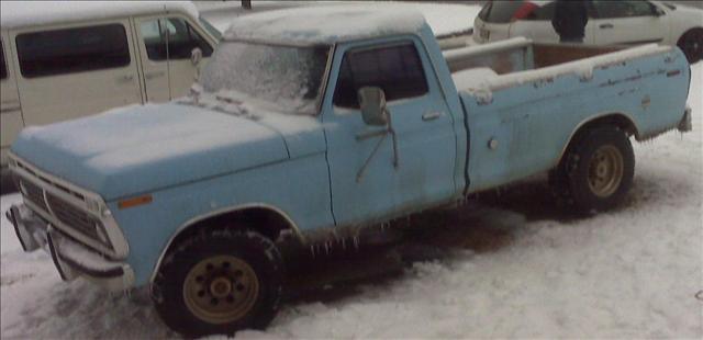 Ford F250 1973 photo 2