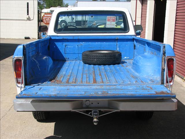 Ford F250 1974 photo 1