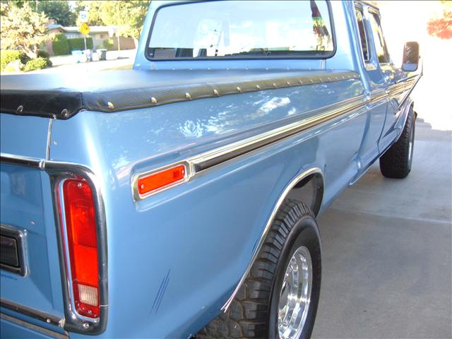 Ford F250 1977 photo 0