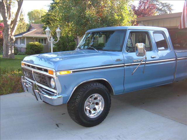 Ford F250 1977 photo 1