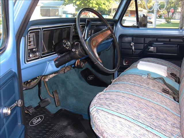 Ford F250 1977 photo 3