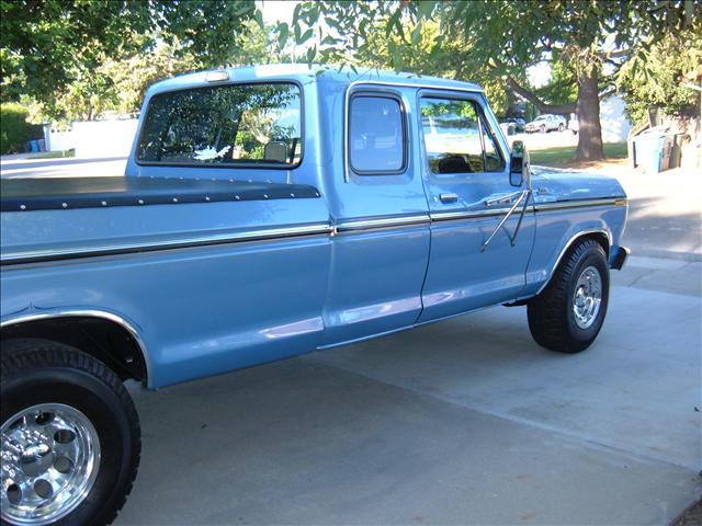 Ford F250 1977 photo 4