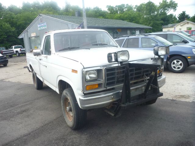 Ford F250 Extenede CAB 4X4 Pickup Truck