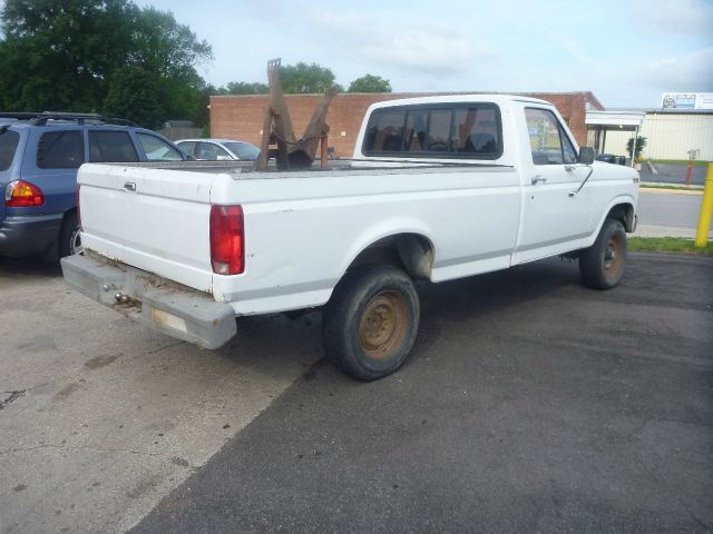 Ford F250 1981 photo 2