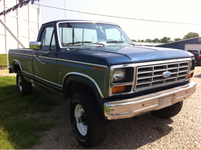 Ford F250 1983 photo 0