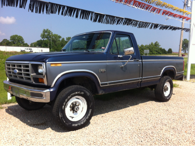 Ford F250 1983 photo 1