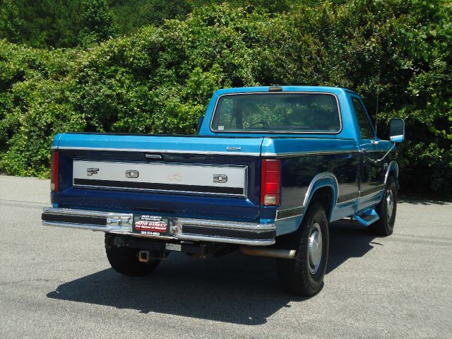 Ford F250 1984 photo 1