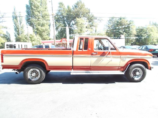 Ford F250 1985 photo 2