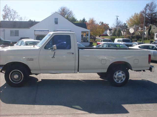 Ford F250 Base Pickup