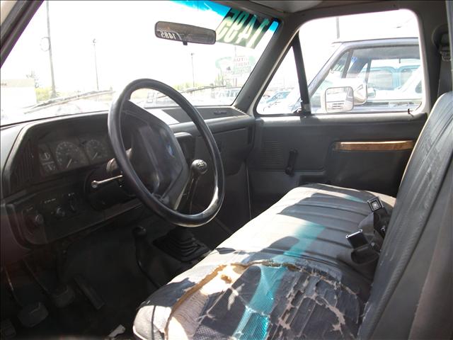 Ford F250 Base Pickup