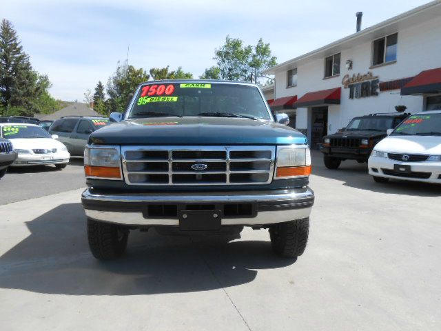 Ford F250 Base GLT Pickup Truck