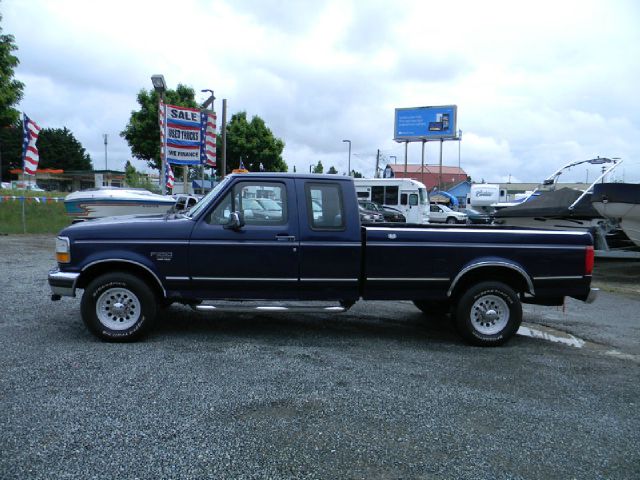 Ford F250 Wideside Extended Cab SLS Pickup Truck