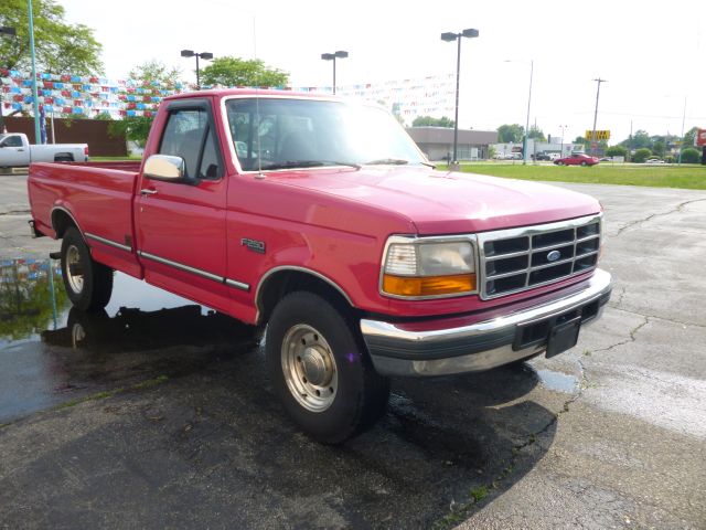 Ford F250 CREW CAB XL 4X4 Pickup Truck