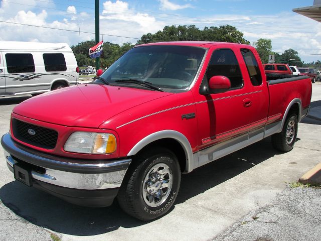 Ford F250 4WD 25 Pickup Truck