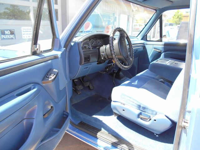 Ford F250 S 2-door Hatchback Pickup Truck