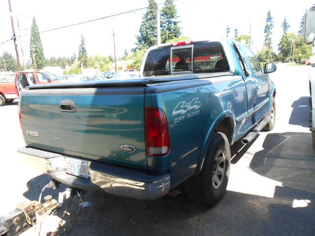 Ford F250 XL 2WD Reg Cab Pickup Truck
