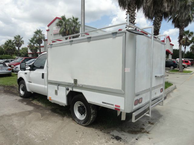 Ford F250 SL 4x4 Regular Cab Pickup Truck