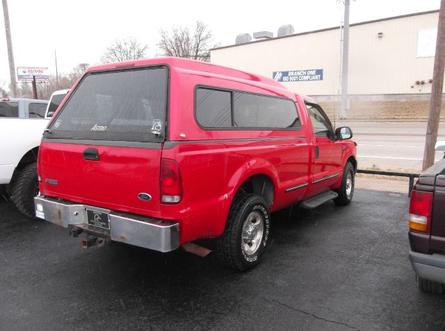 Ford F250 SL 4x4 Regular Cab Pickup Truck