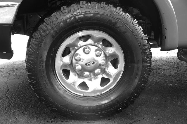 Ford F250 XL 2WD Reg Cab Pickup Truck