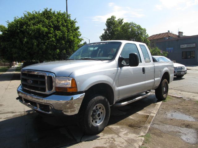 Ford F250 SLT 1 Ton Dually 4dr 35 Crew Cab Pickup