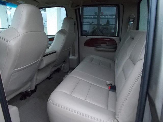 Ford F250 Super Duty Crew Cab XLT Pickup Truck