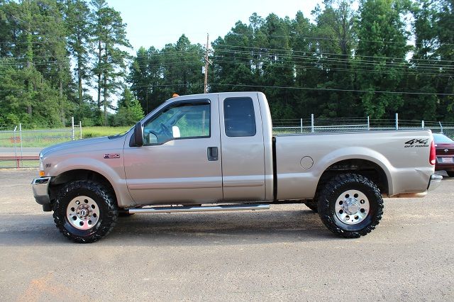 Ford F250 XL 2WD Reg Cab Pickup Truck