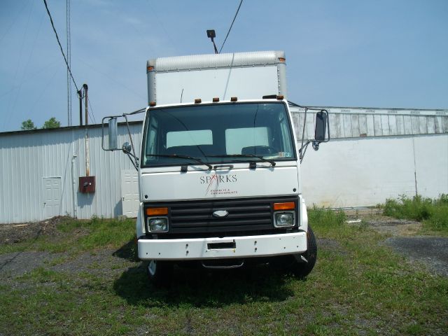 Ford cf8000 LT 5 1/4 Ft Semi - Heavy Truck