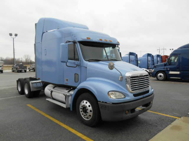 Freightliner CL112 2004 photo 3