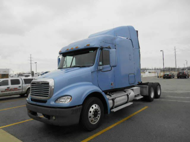 Freightliner CL112 2004 photo 4