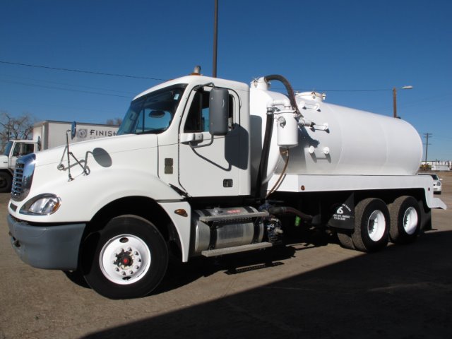 Freightliner CL120 2005 photo 1