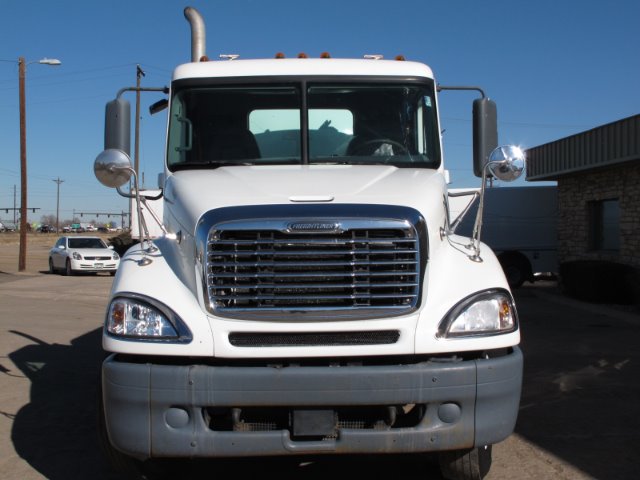 Freightliner CL120 2005 photo 3