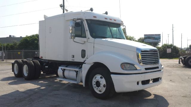 Freightliner Columbia 2002 photo 2