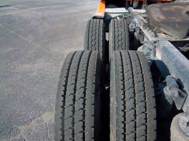 Freightliner Century ES Leather Sunroof Power Doors Semi - Heavy Truck