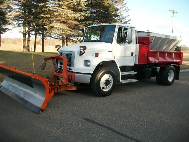 Freightliner FL-60 2003 photo 2