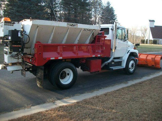 Freightliner FL-60 2003 photo 3